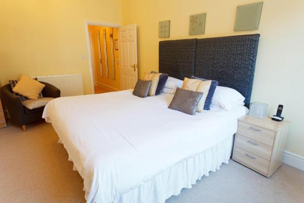 Patricks With Rooms Mumbles Exterior foto